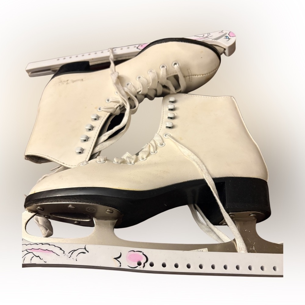 Classic Women's White Figure Ice Skates - Unbranded